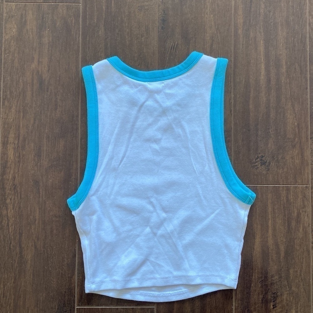 2/$10 Garage White Bahamas Graphic Cropped Tank XS - Picture 8 of 9